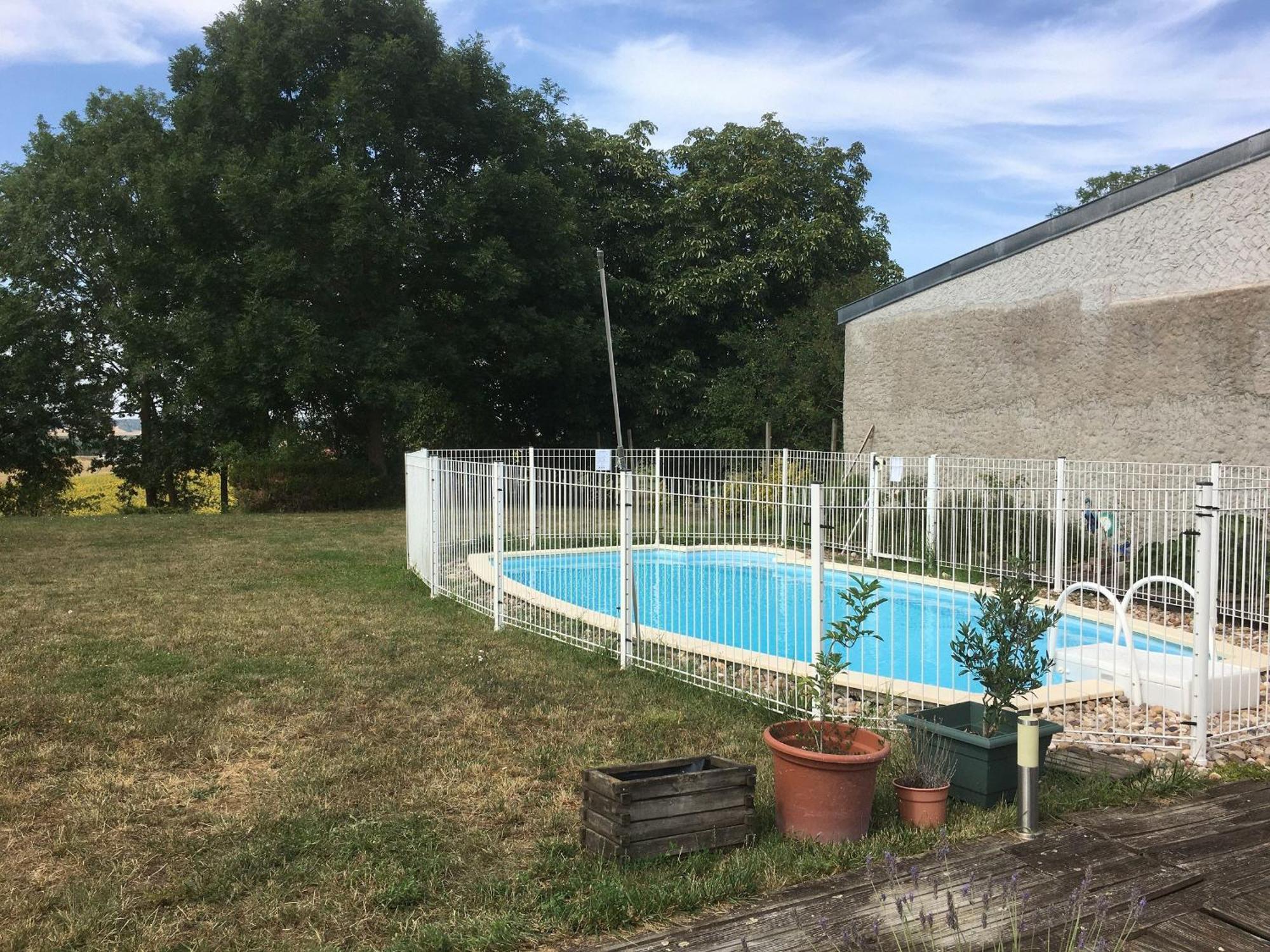 Grand Gite Avec Piscine, Cheminee Et Terrasse Pres De Luneville, Ideal Pour Familles Et Groupes - Fr-1-584-84 Athienville Exteriér fotografie